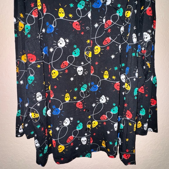 Torrid 💀Skulls Christmas Lights💀 Super Soft Sleep Pajama Longer Shirt 💀 - Picture 3 of 8